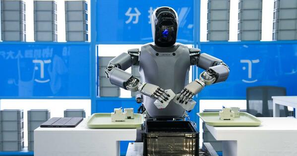 In a first, humanoid robots work as team in Chinese auto factory [English]
