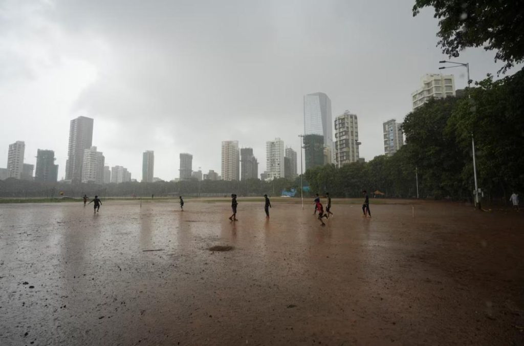 Researchers develop AI that can forecast weather in mins on PC [English]