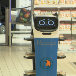 Near Metz (ready, Sunday): In this hypermarket, "robot employees" assist customers [French]