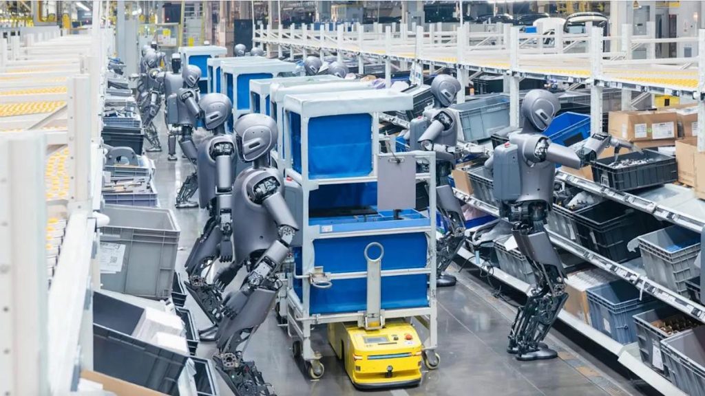 Scary AI-powered swarm robots team up to build cars faster than ever [English]