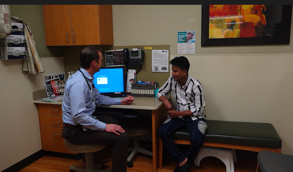 Artificial intelligence transforms patient care and reduces burnout, physician says [English]