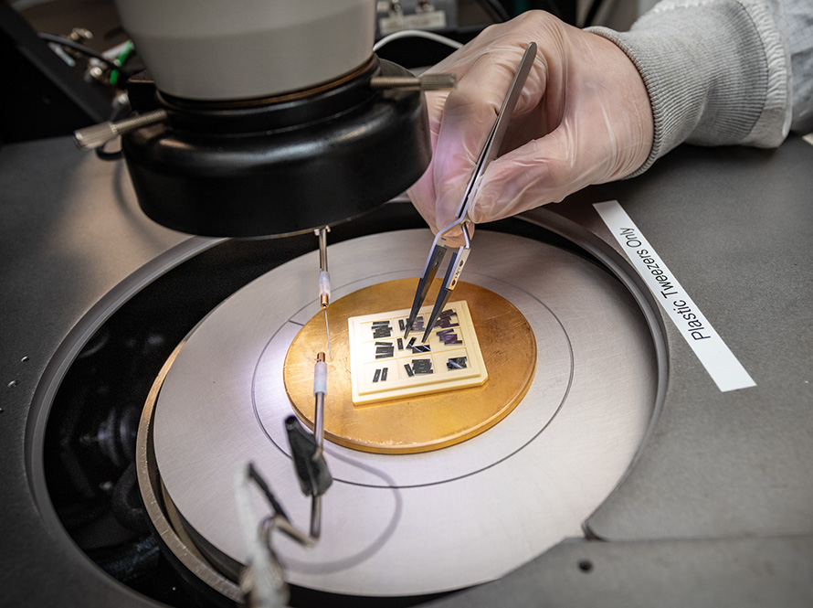 Berkeley Lab’s superconducting qubits breakthrough could power the future of quantum computing [English]