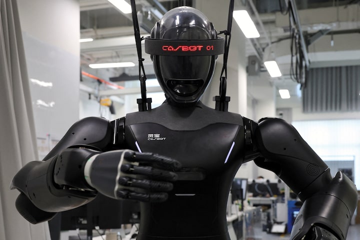 China’s AI-powered humanoid robots aim to transform manufacturing [English]