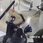 A humanoid robot "woke up" and became uncontrollable, terrifying engineers in a factory in China. [Romanian]