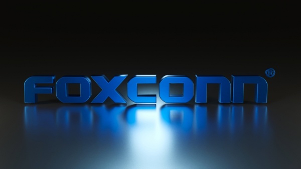 Foxconn Chairman: “AI and robots dominate the assembly line”… What will happen to low-wage workers? [Korean]